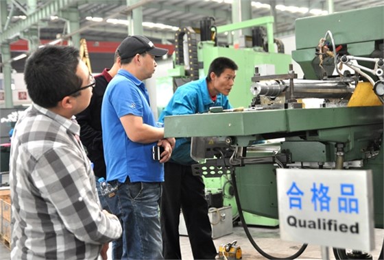 皖南电机:经销商参观车间现场 皖南电机:经销商参观车间现场