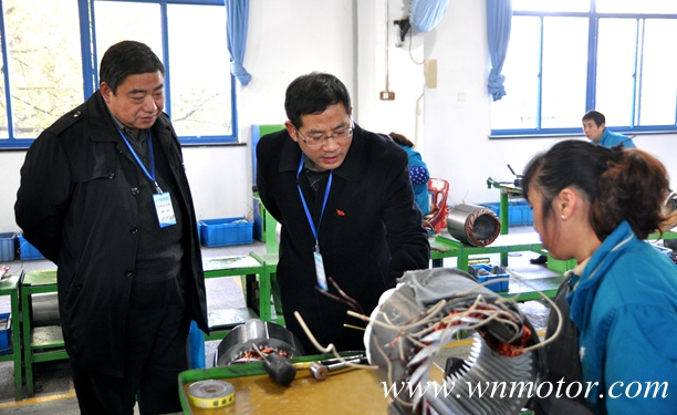 皖南电机:专家组成员在生产现场查看 皖南电机:专家组成员在生产现场查看