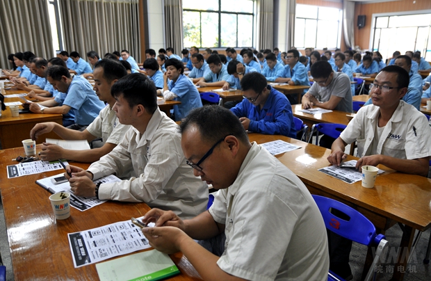 皖南电机员工答题现场 皖南电机员工答题现场