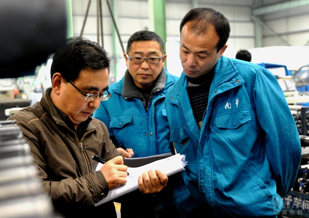 审核专家在皖南电机生产现场审核 审核专家在皖南电机生产现场审核