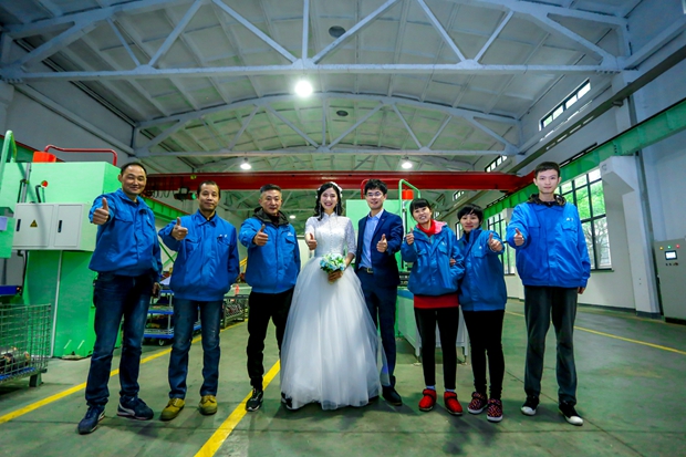 与车间员工一起为皖南电机点赞 与车间员工一起为皖南电机点赞